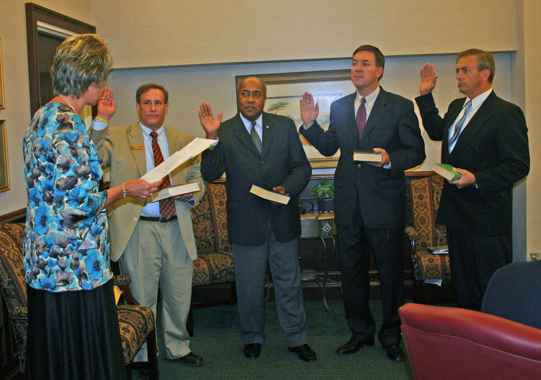 CCCC trustees elect new chairman, swear in new, reappointed trustees