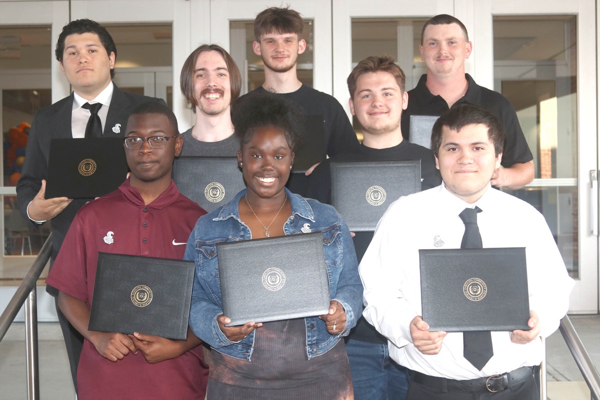 Caterpillar Youth Apprenticeship program celebrates graduates, inductees